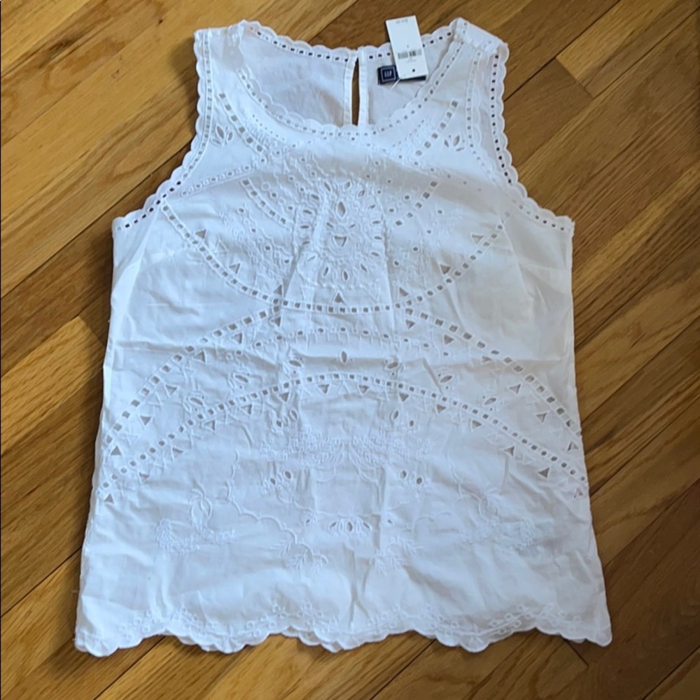 Gap top